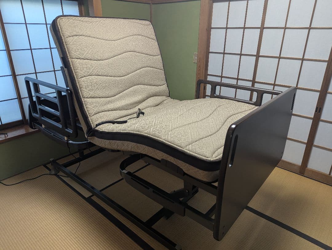 （美品）電動昇降介護用 フランスベッド・マットレス付 値下げしました！