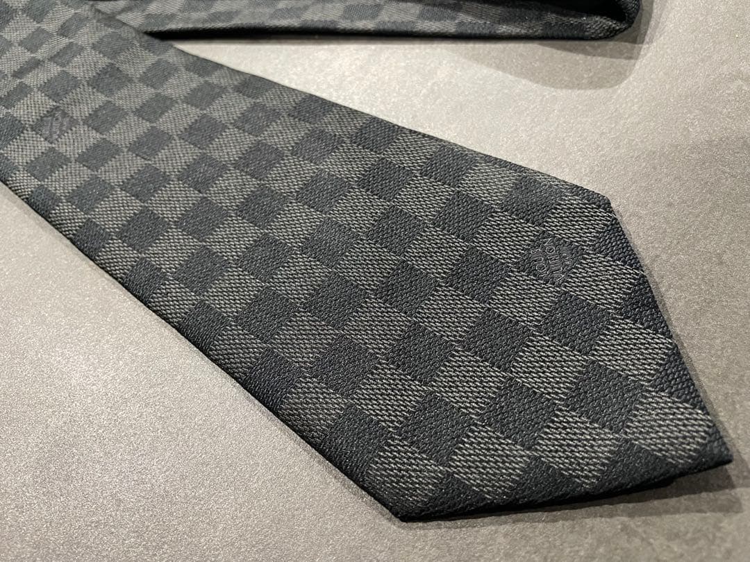 【美品】ルイヴィトン ダミエグラフィット ネクタイ ブラック メンズ ネクタイ
