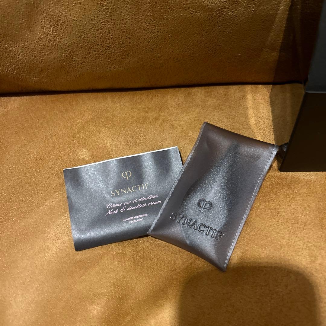 【新品未使用品】クレ・ド・ポー ボーテ シナクティフ クレームクーエデコルテn