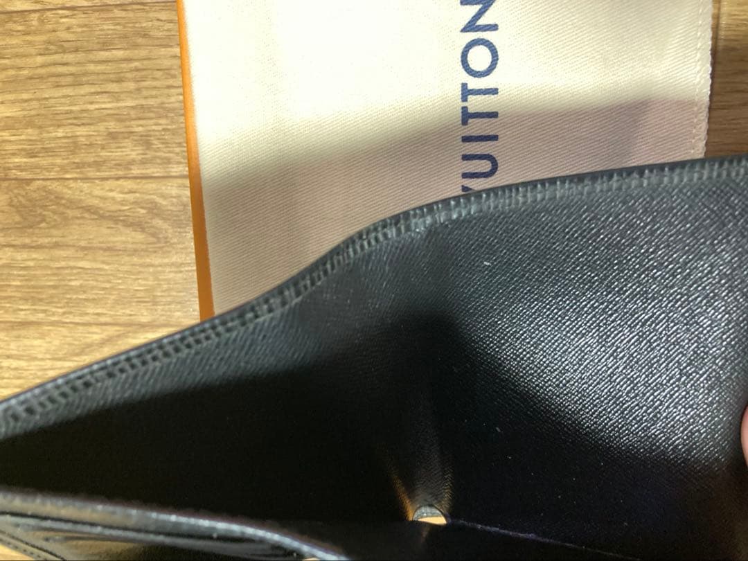 ルイヴィトン ポルトフォイユ コアラ エピ 三つ折り財布 エピレザーM58012