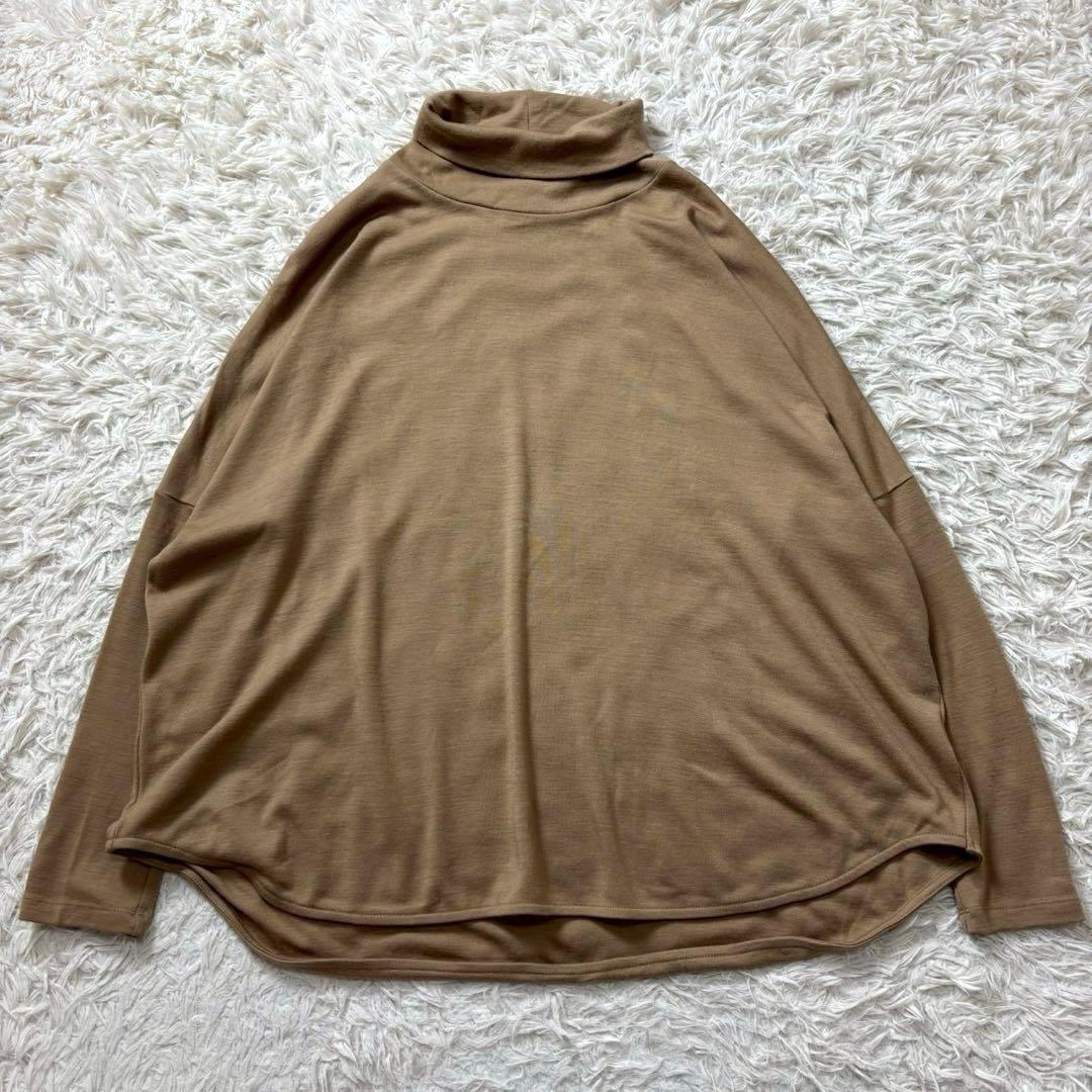 【美品】COGTHEBIGSMOKE ルーズハイネックトップ　茶色　22AW