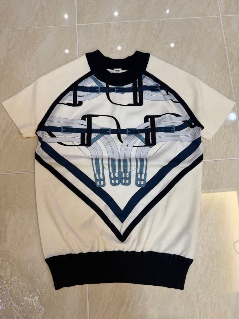 HERMÈS グラフィックデザイン Tシャツ 36