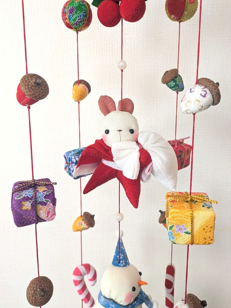 【 うさサンタのクリスマス吊るし飾り 】縮緬細工 柊 雪だるま ツリー 輪飾り