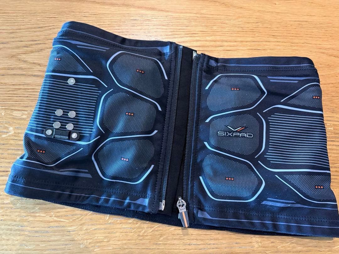 ★nanaさん専用【保証付】シックスパッド コアベルト Mサイズ