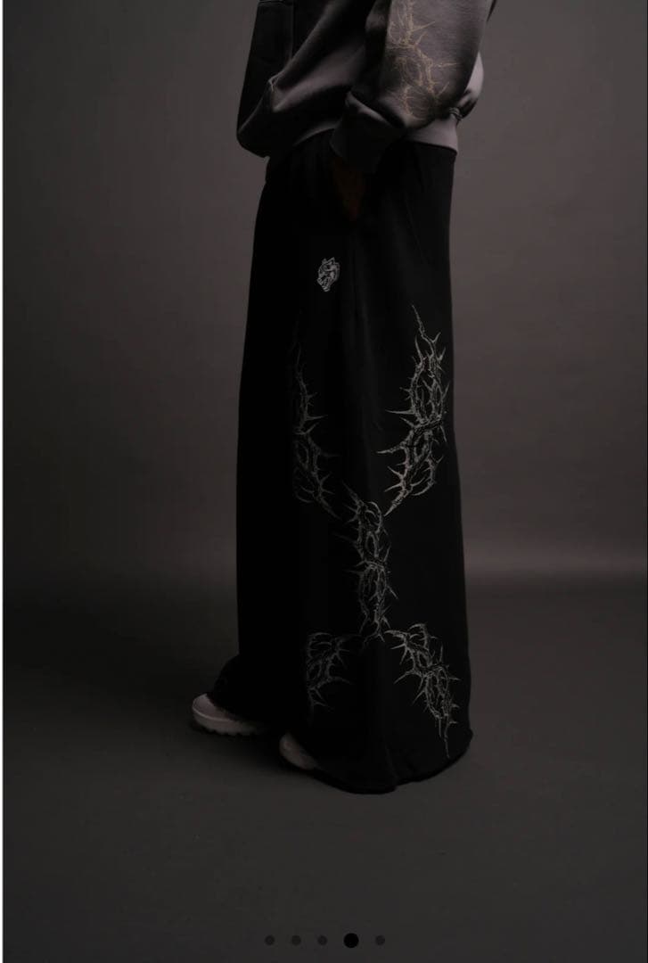 ダルクスポーツThorns Oversized Omen Sweat Pants