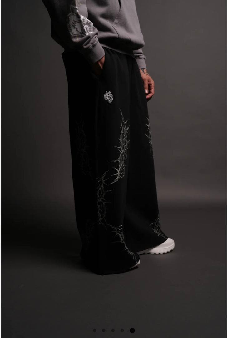 ダルクスポーツThorns Oversized Omen Sweat Pants
