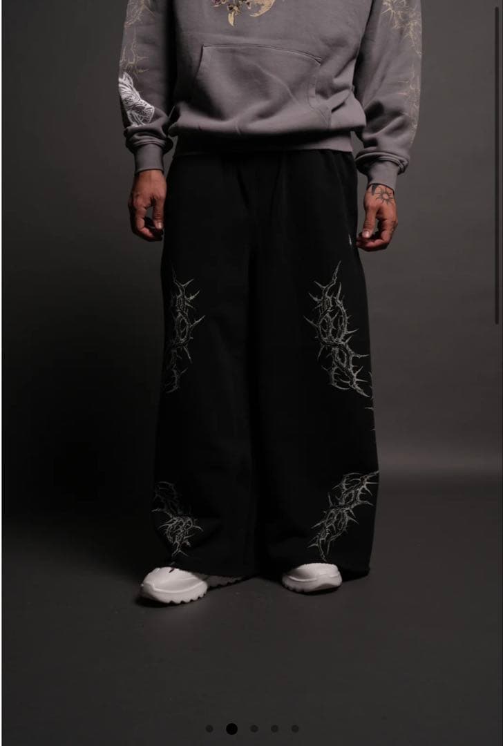 ダルクスポーツThorns Oversized Omen Sweat Pants
