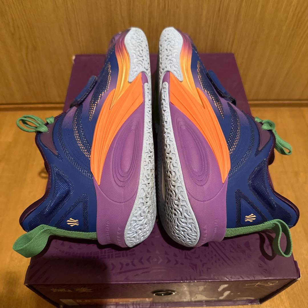 バスケットボールシューズ 紫/青/緑 ストラップ付き