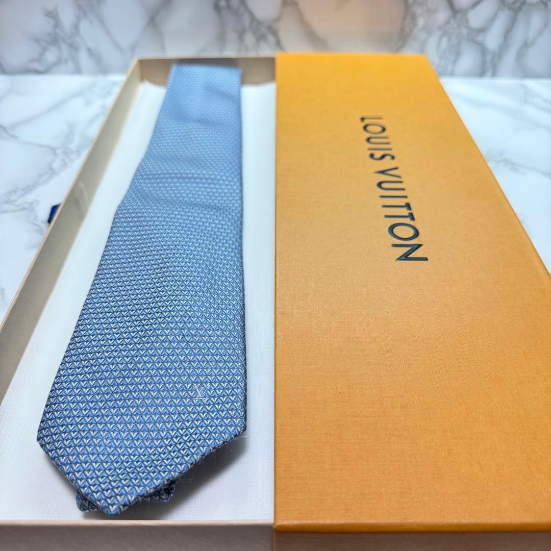✨極美品✨ 現行 LOUIS VUITTON ネクタイ シルク ダイヤモンドV