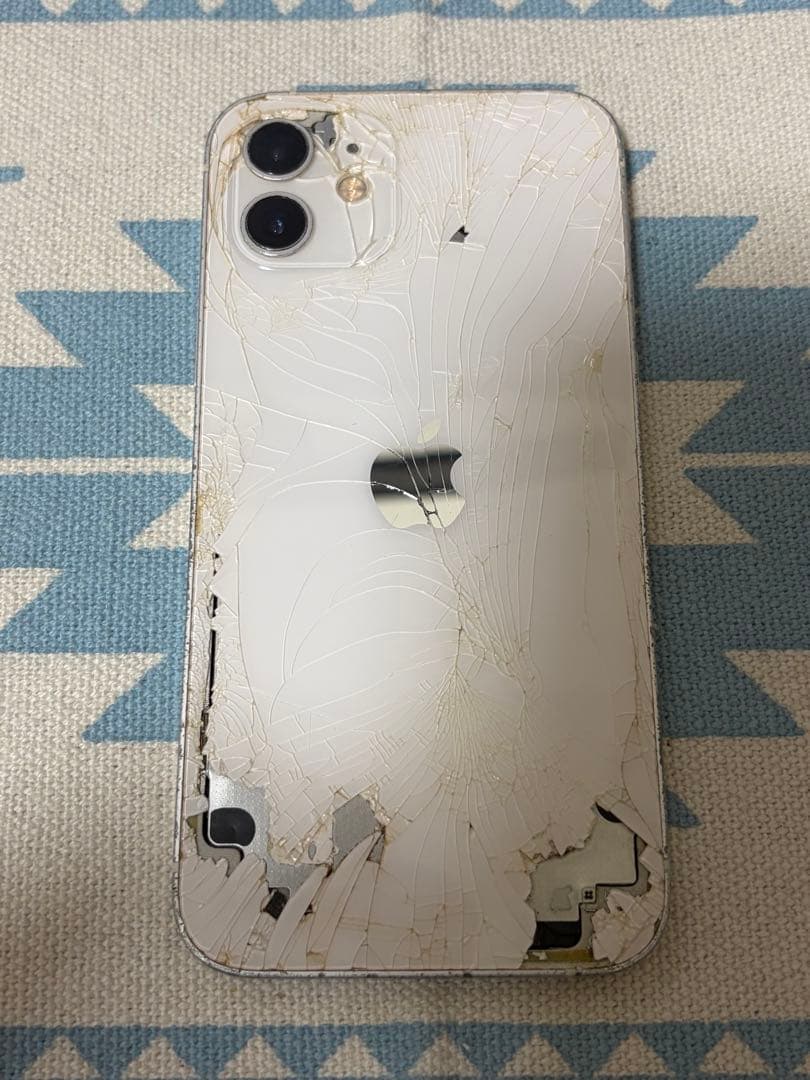 Apple iPhone 12 本体 ホワイト 128GB バッテリー容量87%