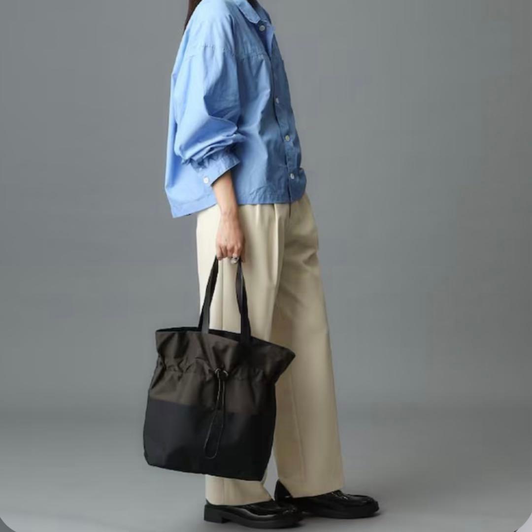 美品 ヒロコハヤシ LUINI ルイーニ ネイビー ミニマル トートバッグ A4