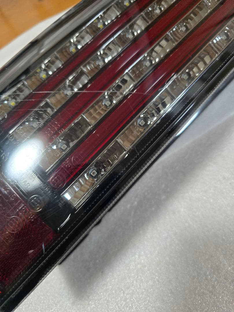 415 コブラ ハイエース 200系テールライト 左用