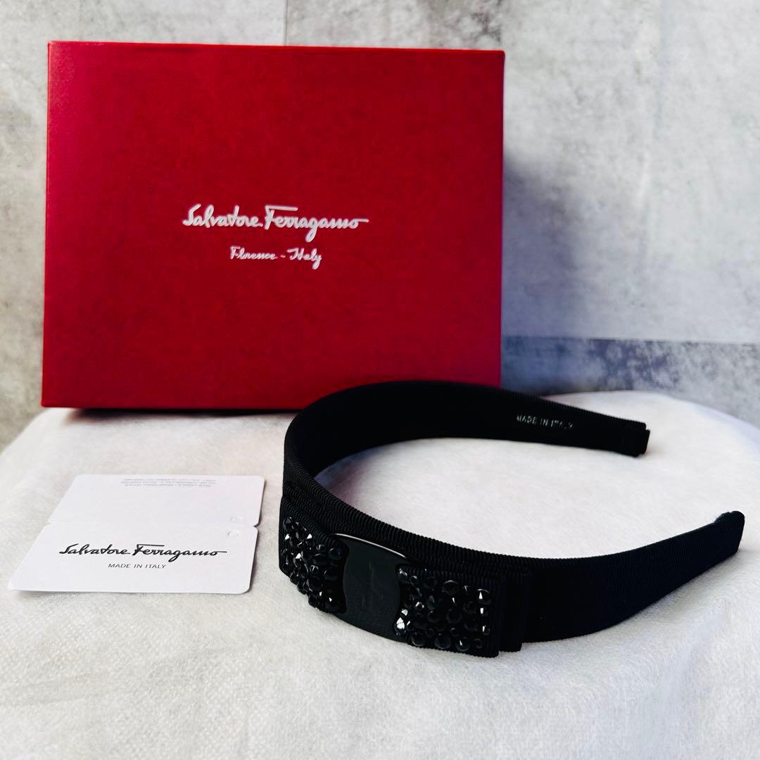 早いもの勝ち！箱付☆フェラガモ ブラック ビジュー ラインストーン カチューシャ