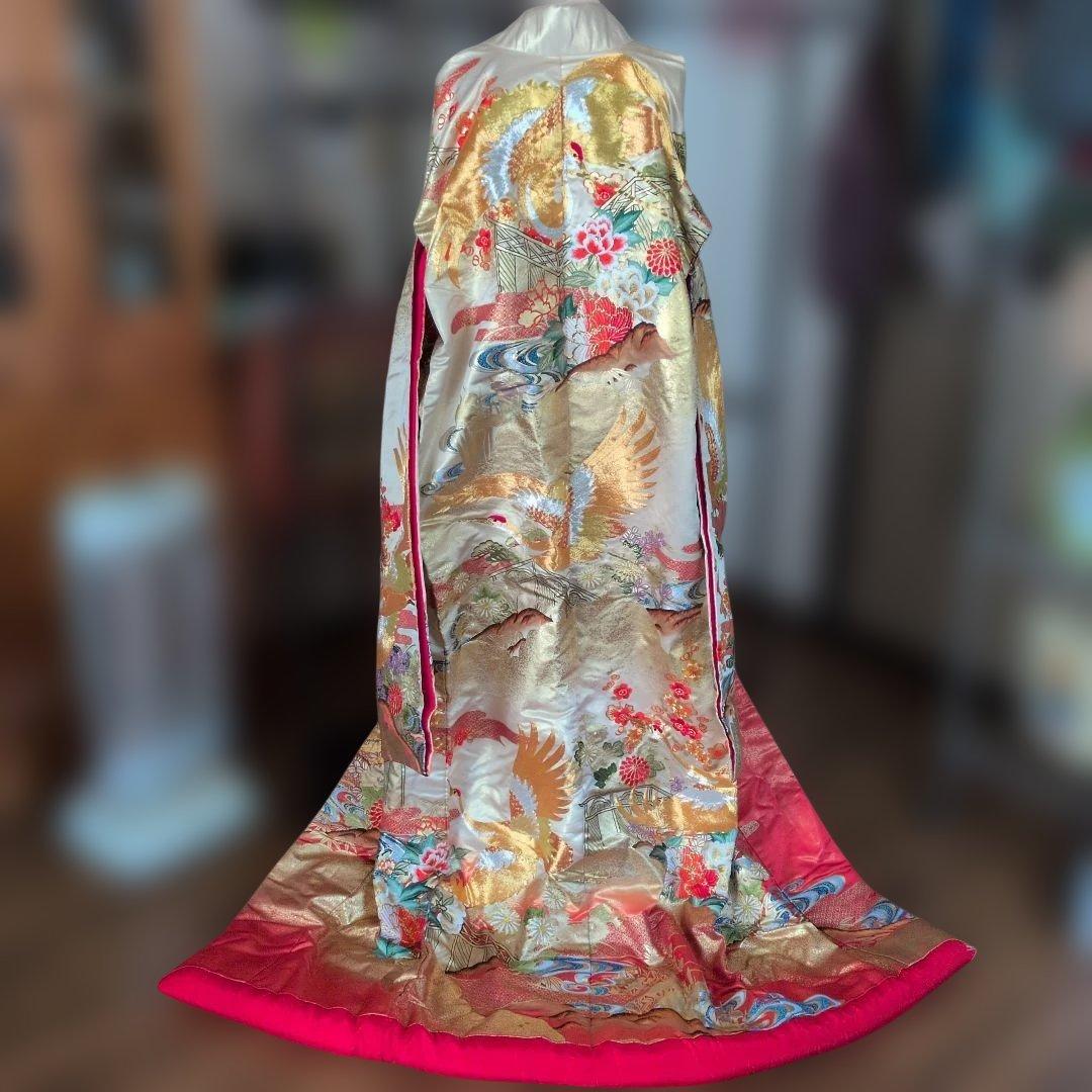 打ち掛け　裾引き　振袖　金色　舞台衣装　フキ