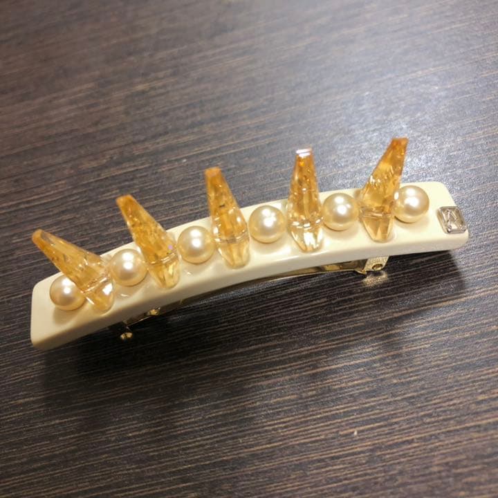 アレクサンドルドゥパリ　スパイクバレッタ  パール