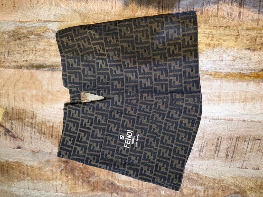 FENDI ロゴプリント ブラックミニスカート