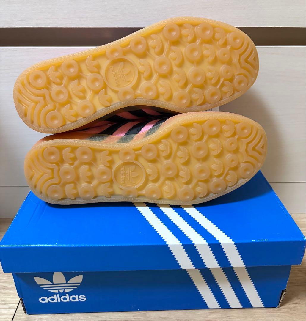 アディダスGazelle Indoor W IE7002 22.0cm