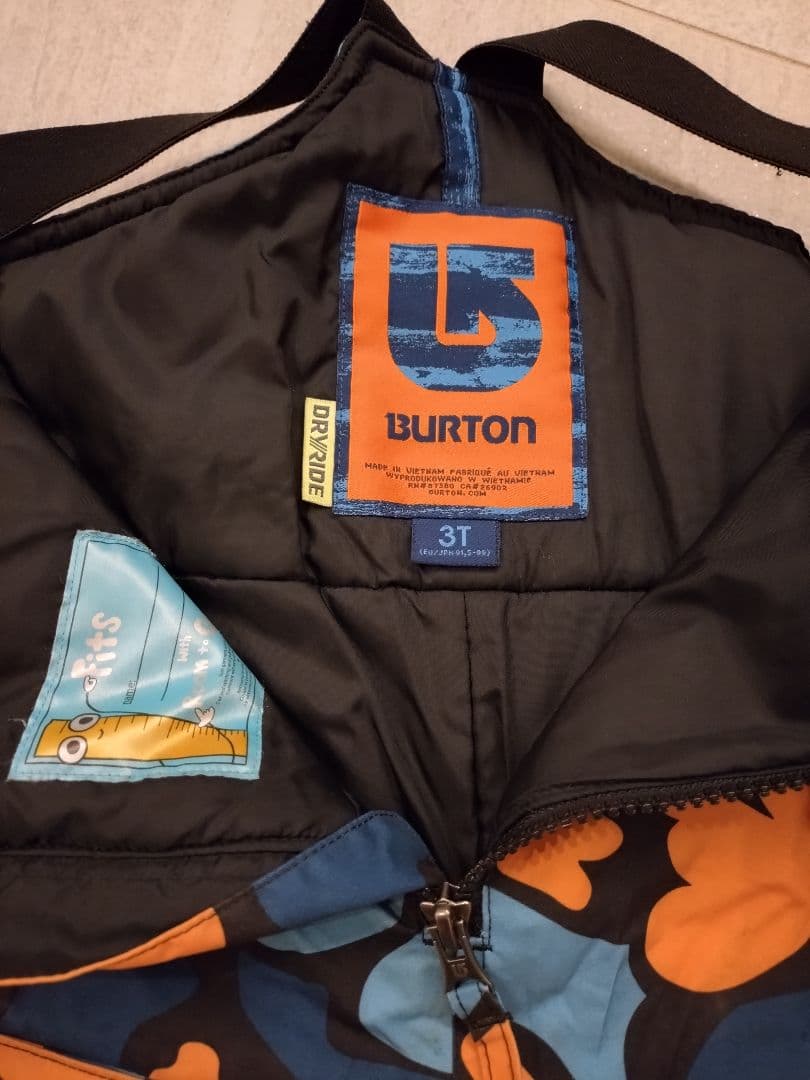 BURTON スノーボードウェア 子ども用　上下セット　3T
