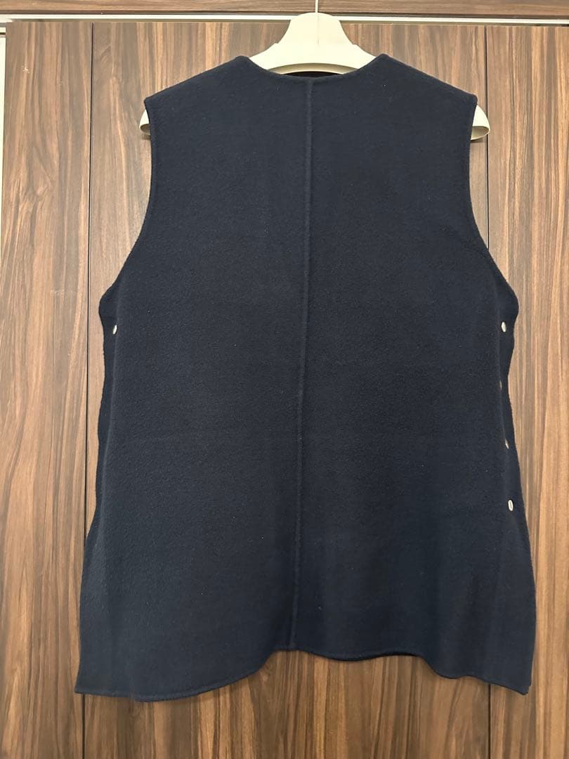 ohga リバーシブルウールベスト ブラック×ネイビー