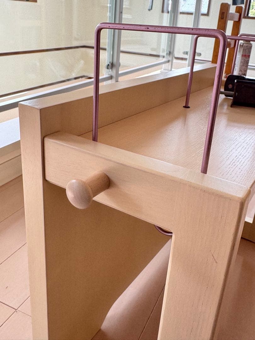 カリモク　ボナシェルタ　ブックスタンド　シアーホワイト色