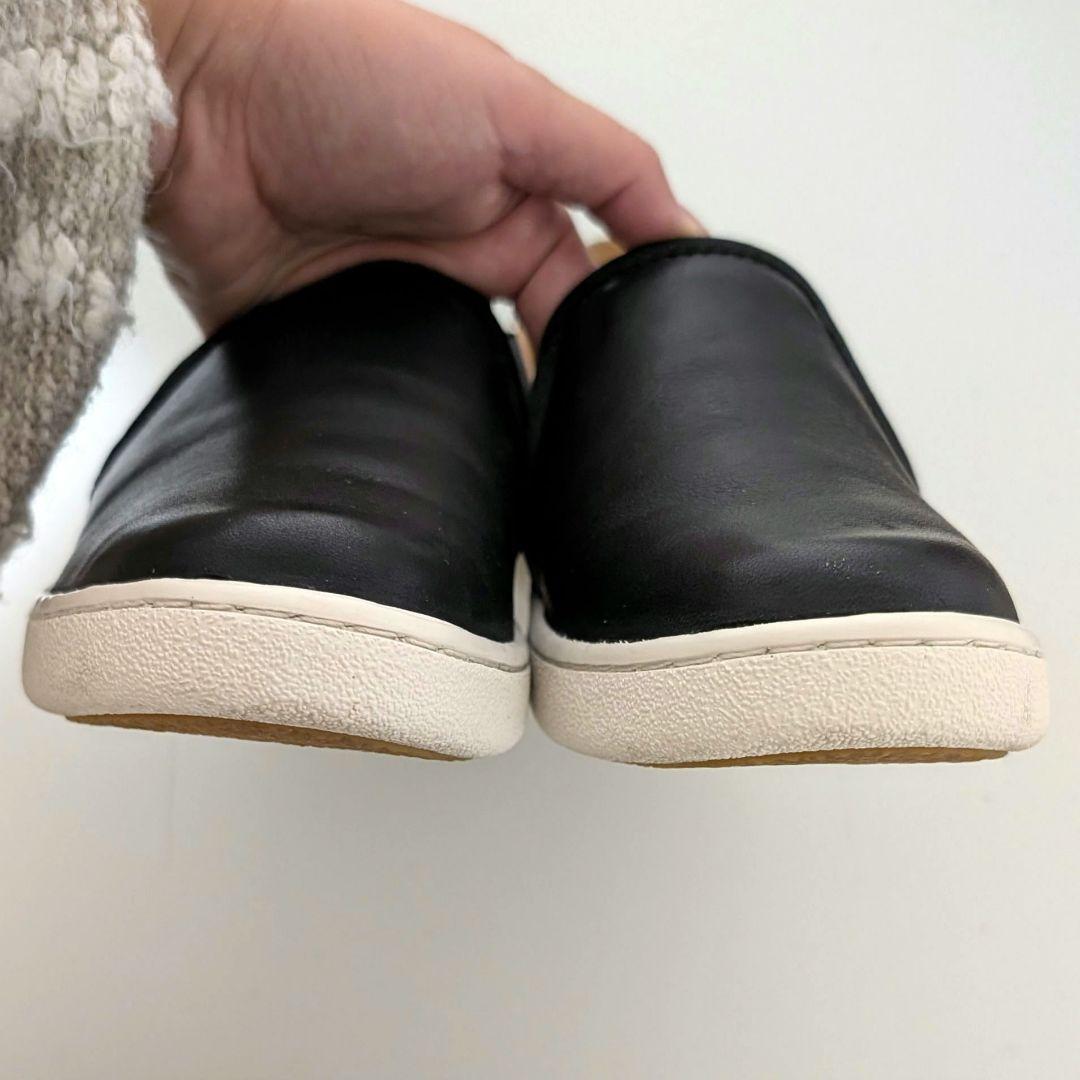 美品 UGG アグ【22.0】CAS キャス レザー スリッポン スニーカー 黒