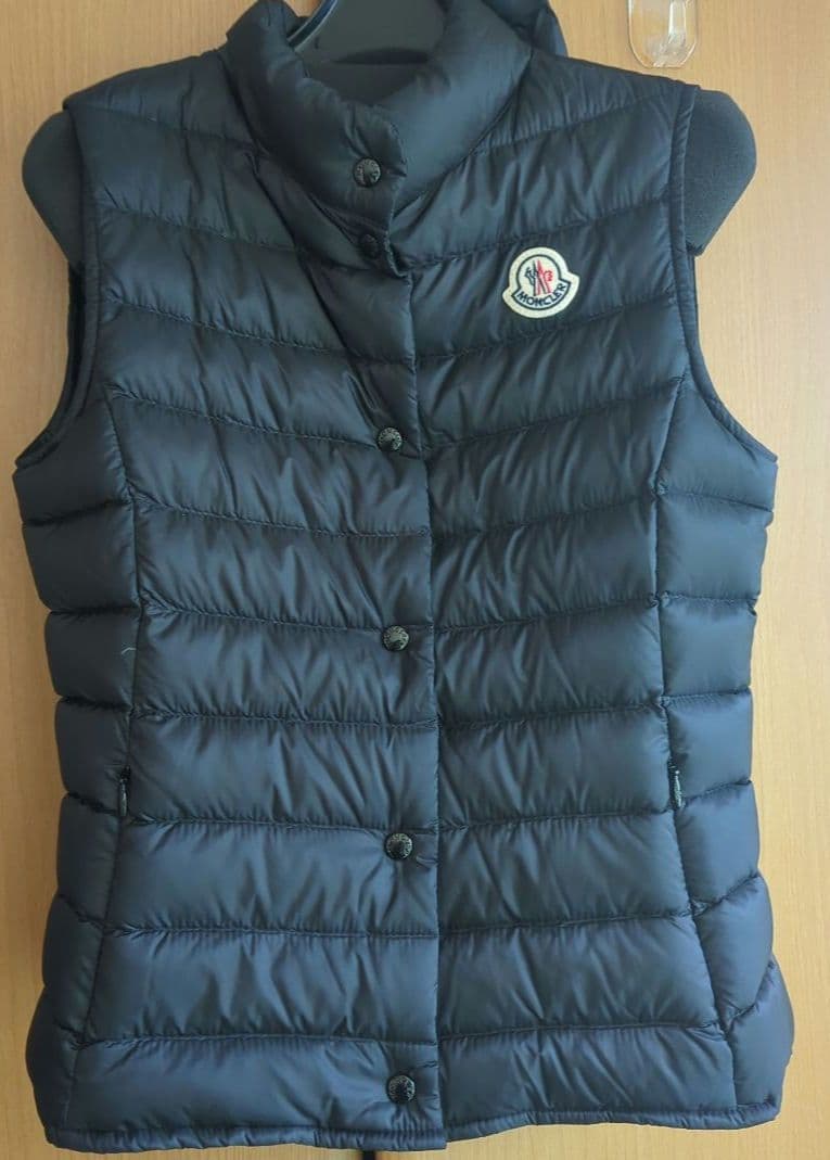 【試着のみ】MONCLER ダウンベスト ブラック 12A 大人も着られる