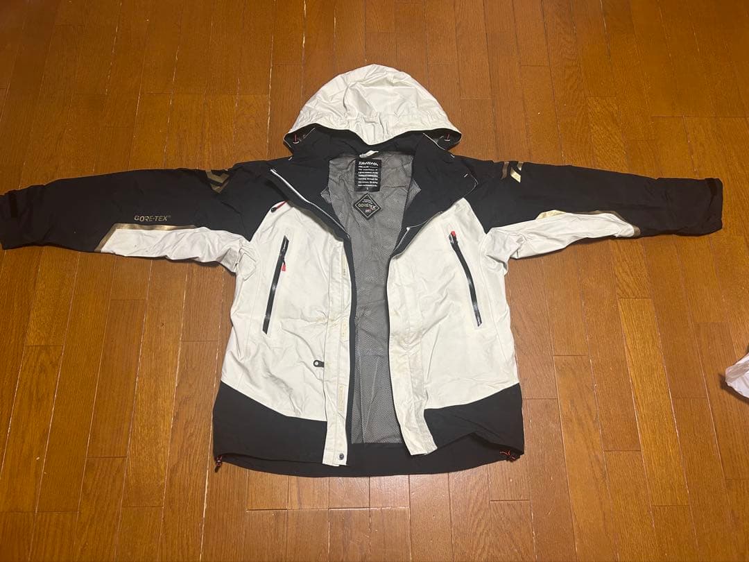 GORE-TEX フード付きレインウェア