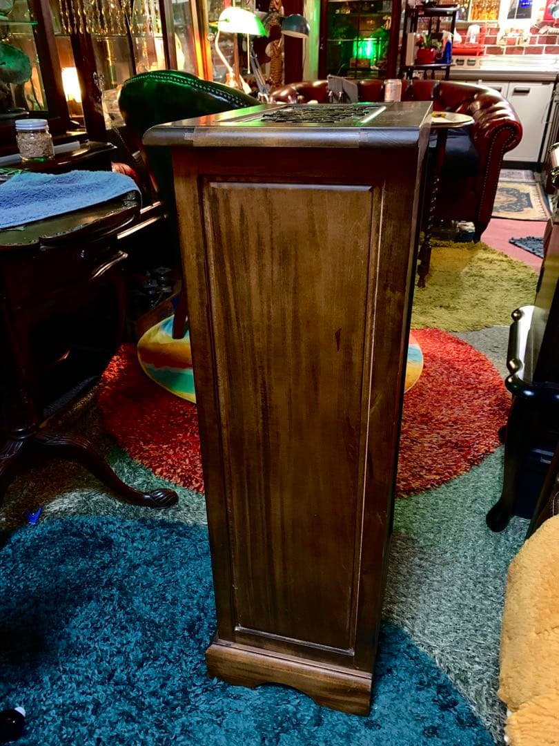 アンティークダークブラウン木製収納キャビネット