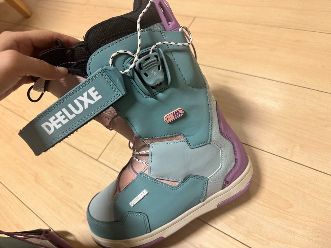 DEELUXE 女性用スノーボードブーツ ターコイズ/ピンク