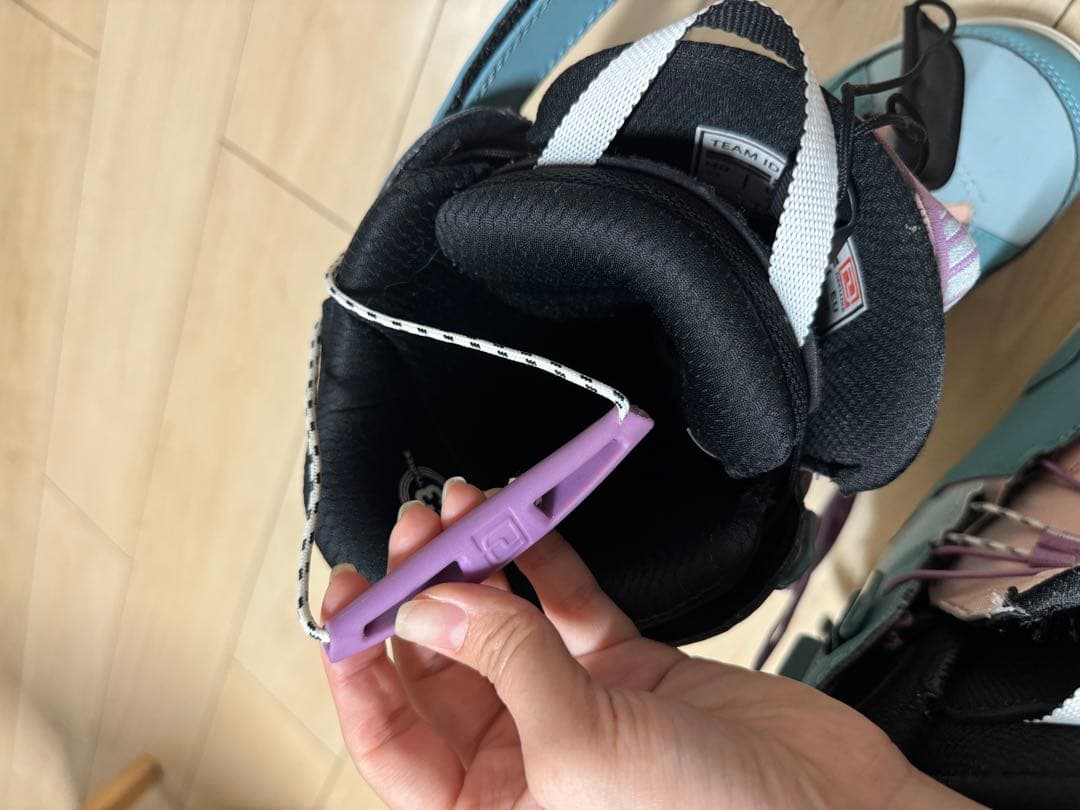 DEELUXE 女性用スノーボードブーツ ターコイズ/ピンク