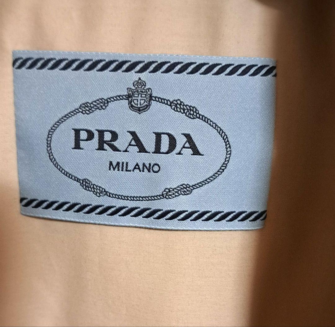 小原夕佳さま専用☆新品未着用PRADA ダウンベスト ベージュ　サイズ42XL