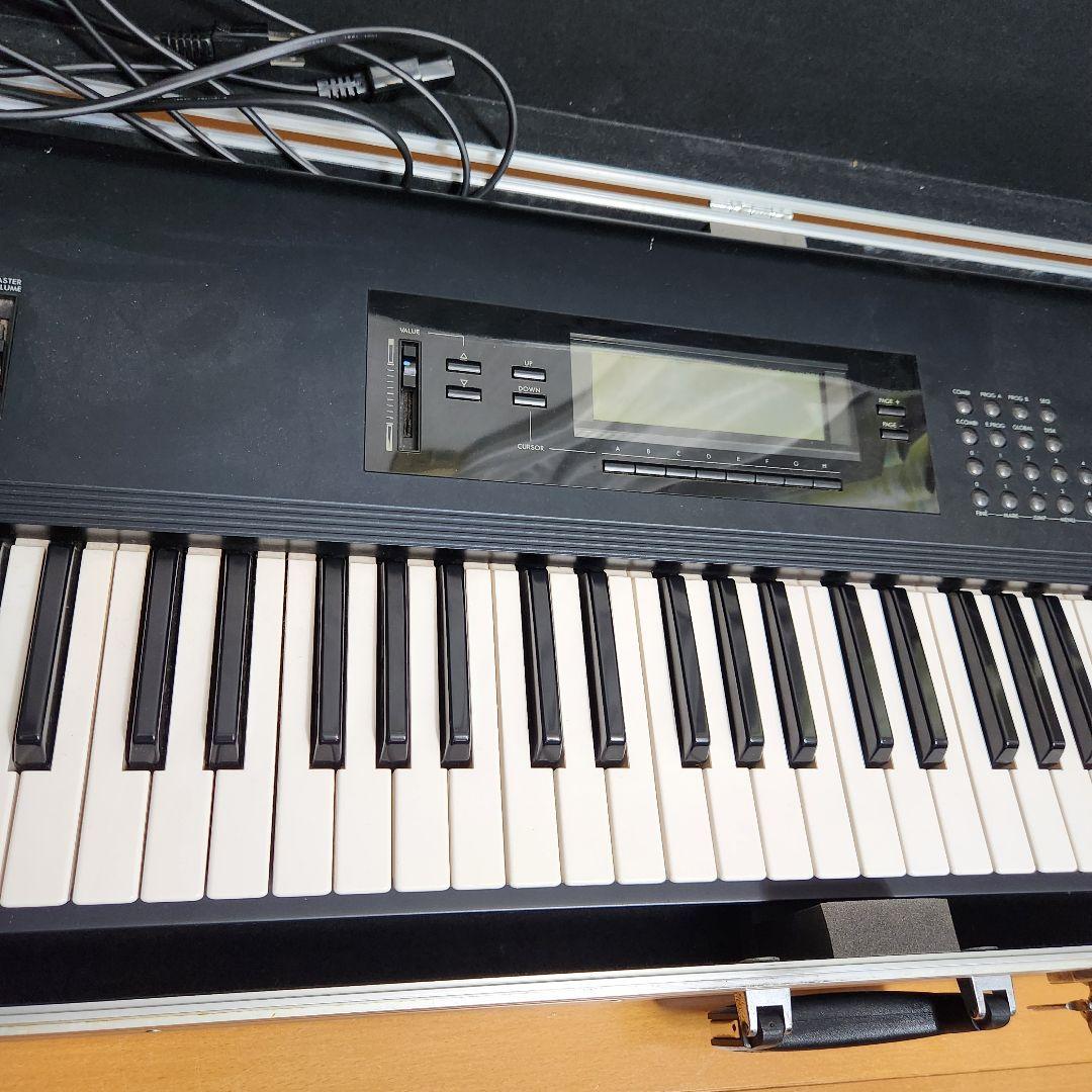 希少！KORG T2 コルグ シンセサイザー ワークステーション 76鍵盤