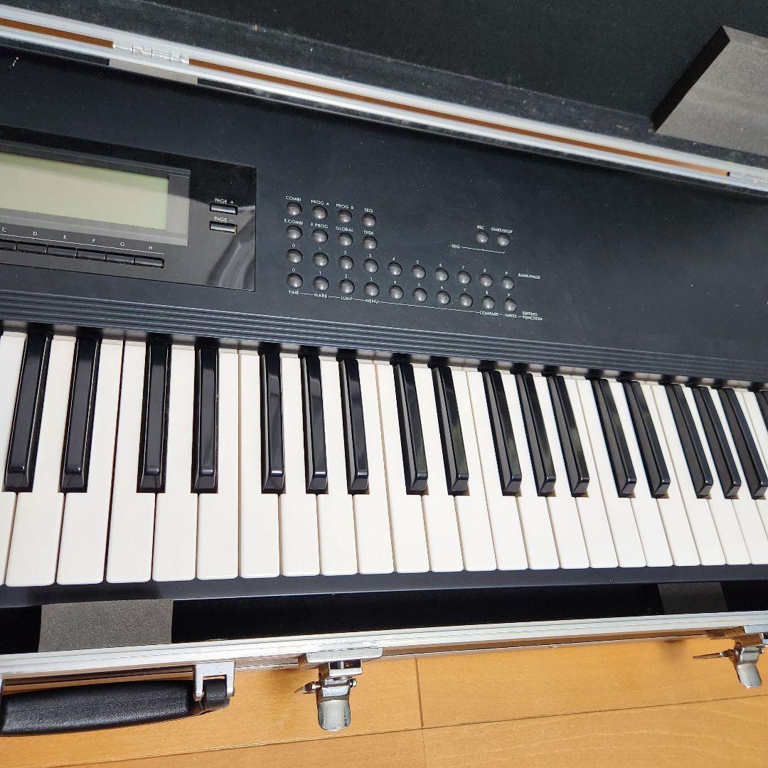 希少！KORG T2 コルグ シンセサイザー ワークステーション 76鍵盤
