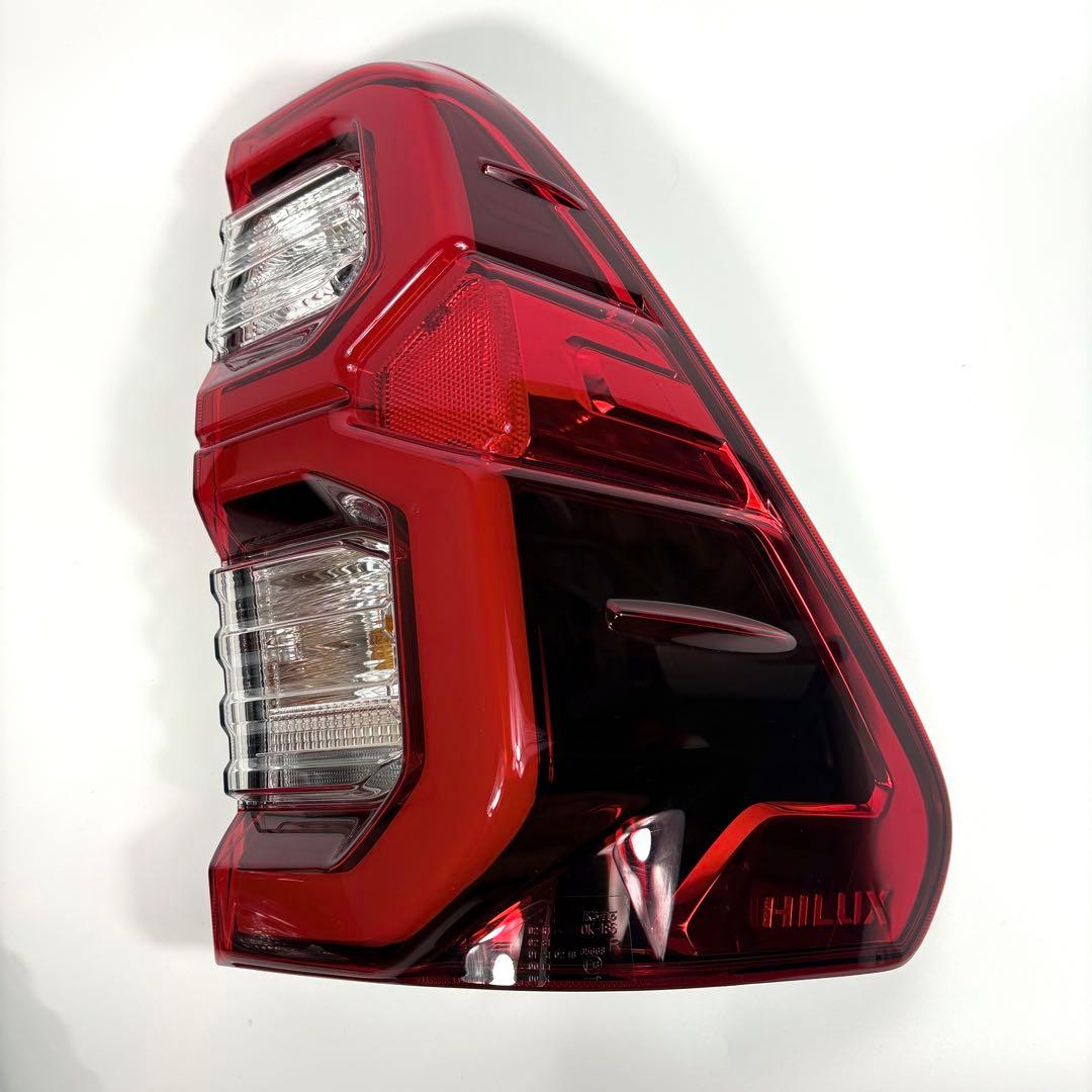 【美品】 ハイラックス 後期 純正 テールランプ 左右セット