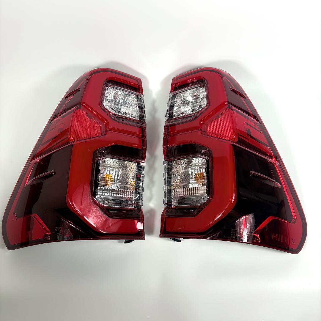 【美品】 ハイラックス 後期 純正 テールランプ 左右セット