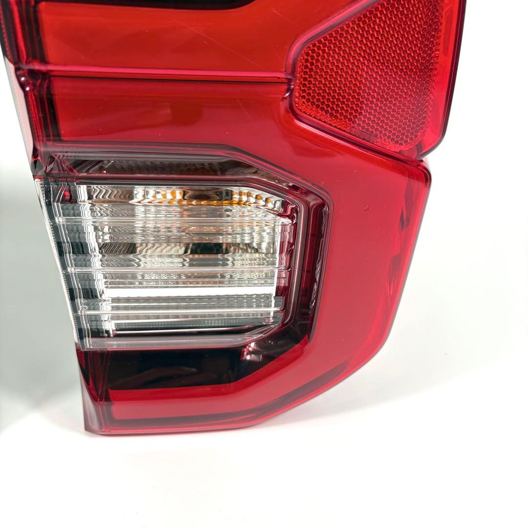 【美品】 ハイラックス 後期 純正 テールランプ 左右セット