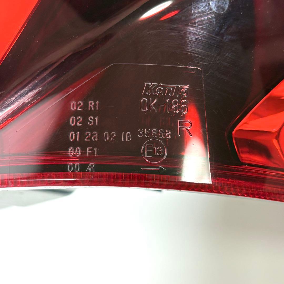 【美品】 ハイラックス 後期 純正 テールランプ 左右セット