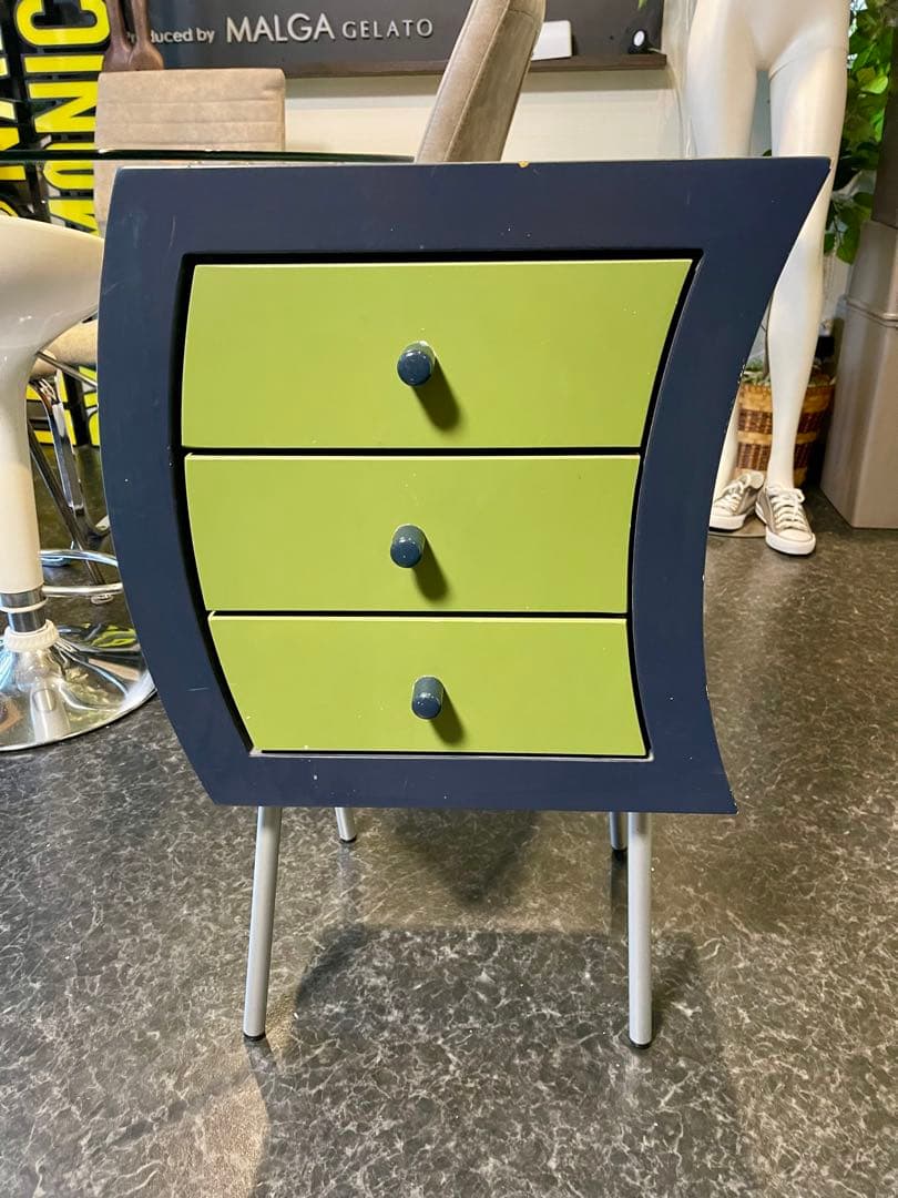 kazu8tami！　　　　　　レトロ調 3段 チェスト デザイン良し！