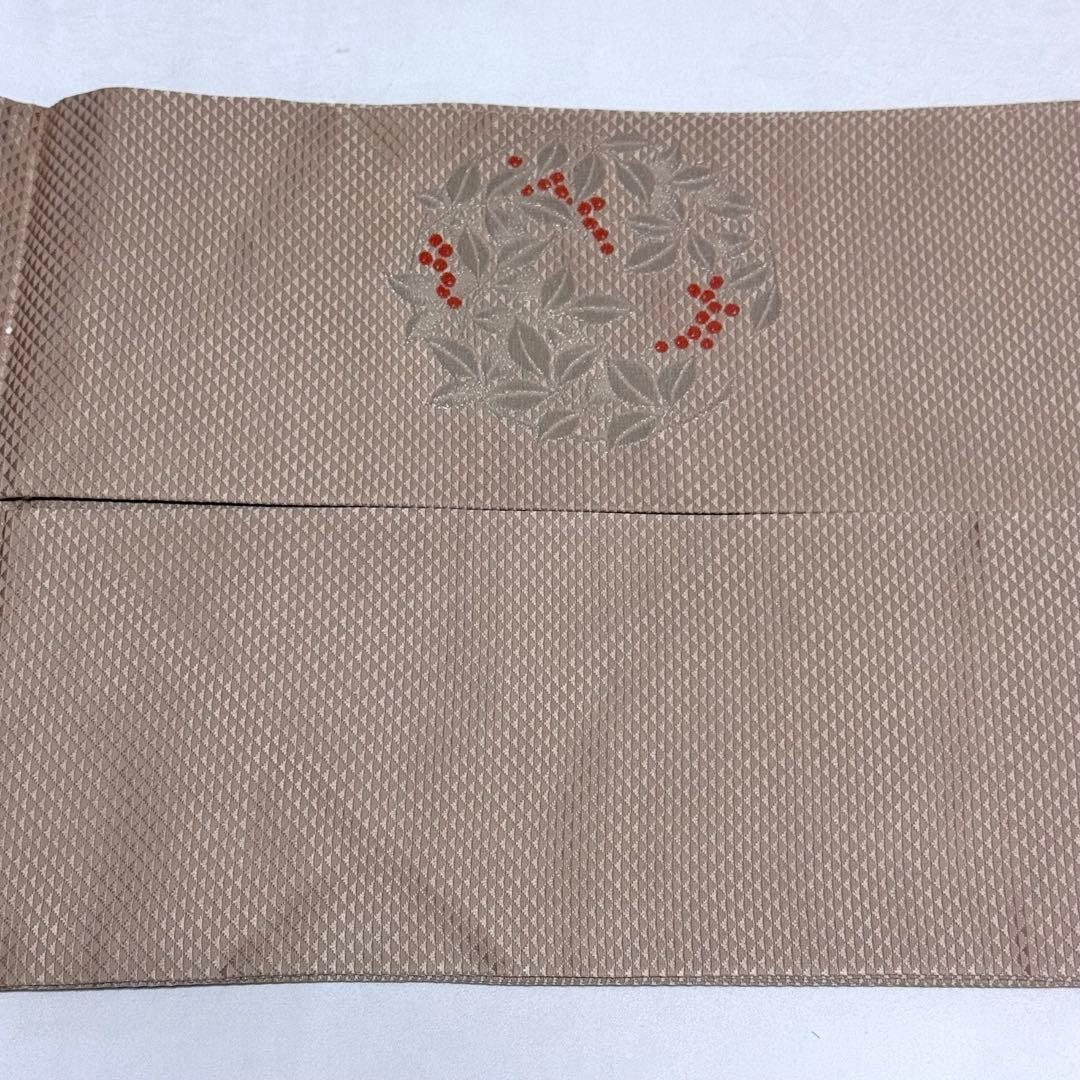 【名古屋帯】　南天の花丸　落款入り　正絹　シンプル ベージュ　桜鼠色　K