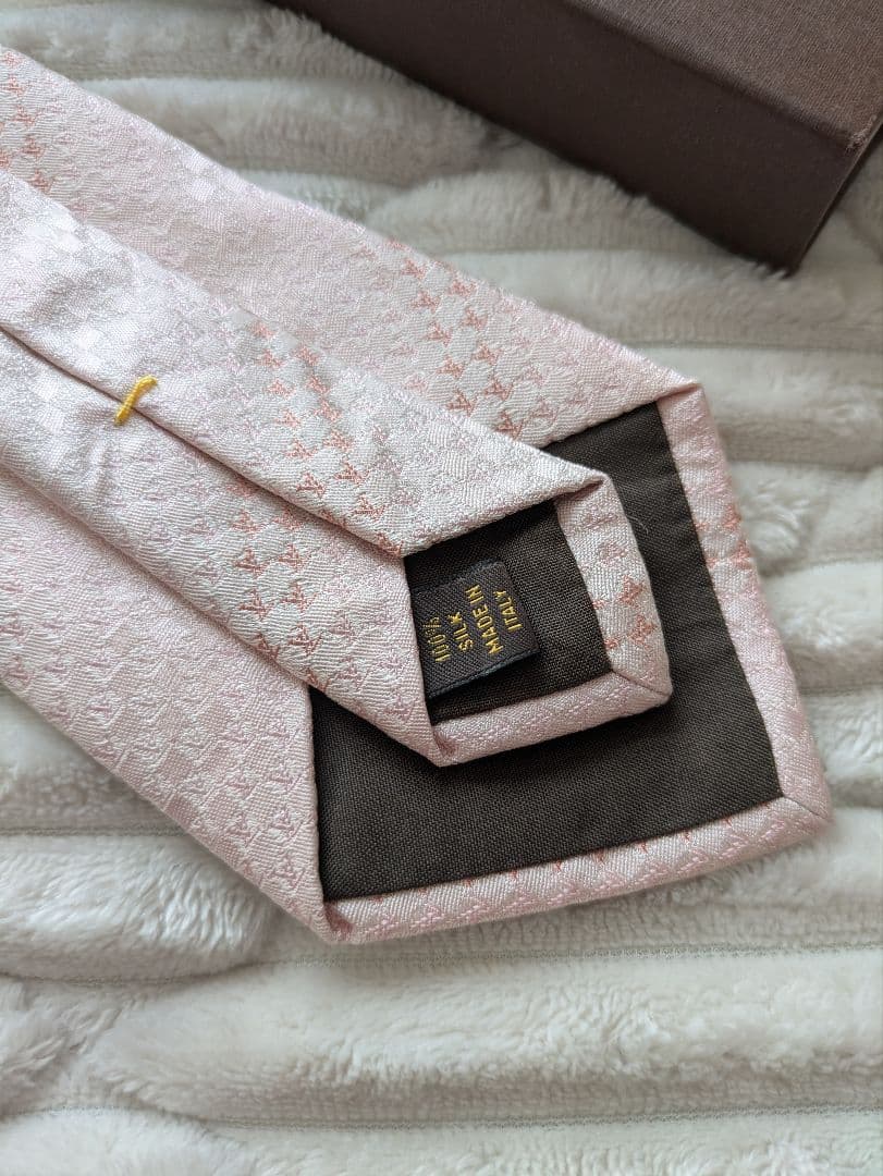 美品　ルイ・ヴィトン　ネクタイ　ピンク　モノグラム