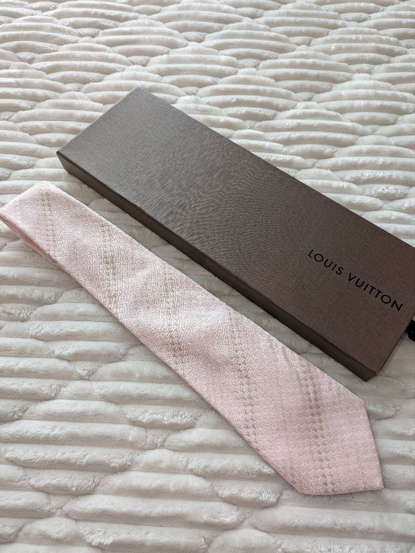 美品　ルイ・ヴィトン　ネクタイ　ピンク　モノグラム
