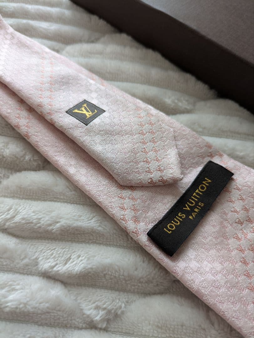 美品　ルイ・ヴィトン　ネクタイ　ピンク　モノグラム
