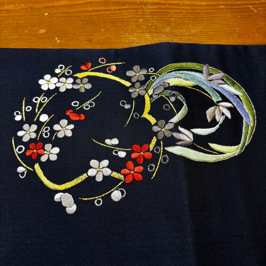 名古屋帯　九寸名古屋帯　濃紺に花丸　刺繍　開き名古屋　長さ366 o1588
