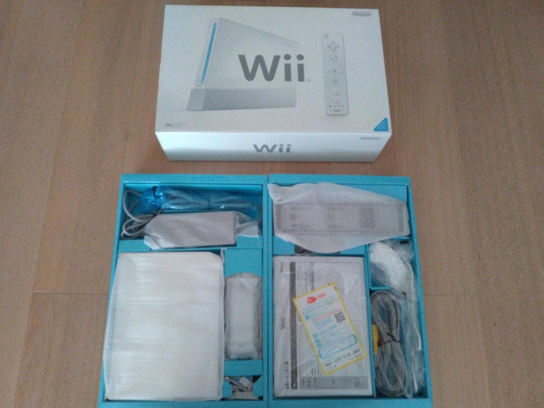 任天堂Wii本体 他すぐ遊べる基本セットです。
