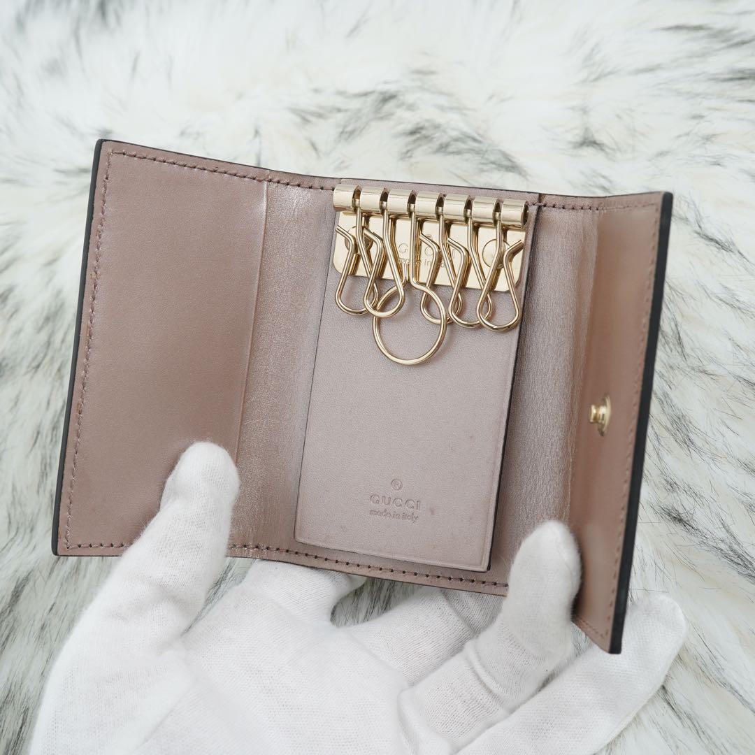 極美品　箱付き　GUCCI グッチ　キーケース　マーモント　ブラック×ピンク
