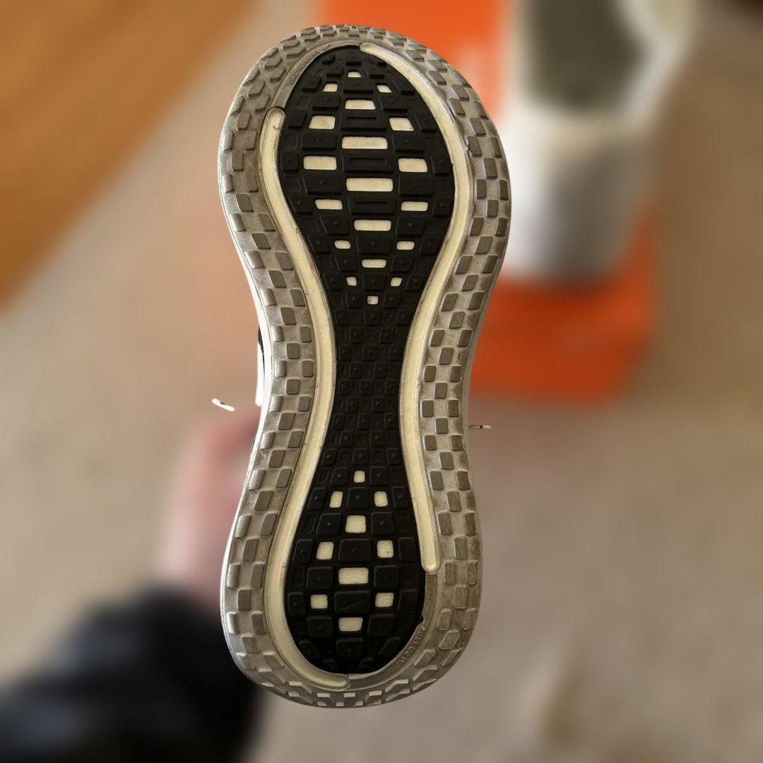 ナイキ　ボメロプラス