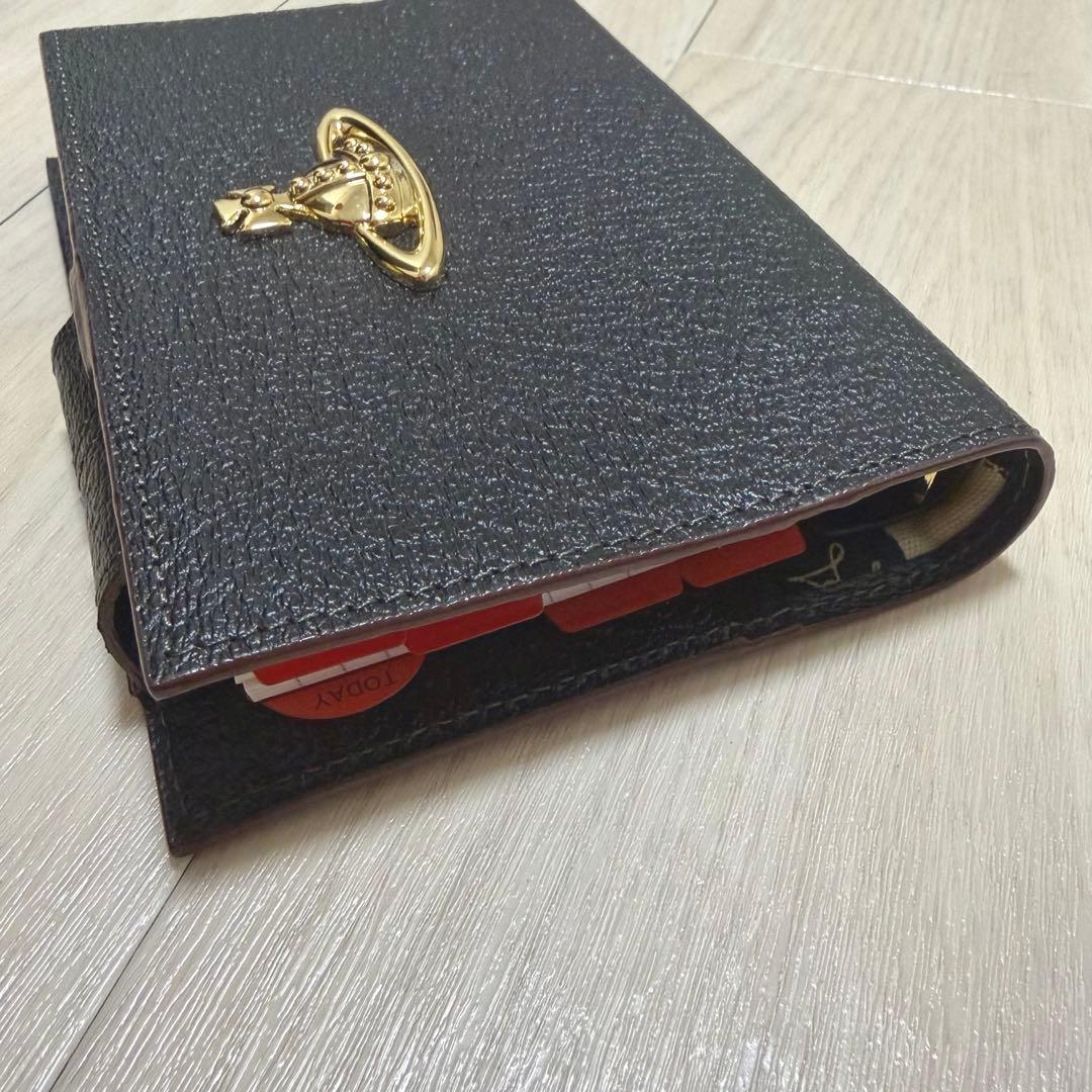 ヴィヴィアンウエストウッド EXECUTIVE オーブ 手帳カバー ブラック 金
