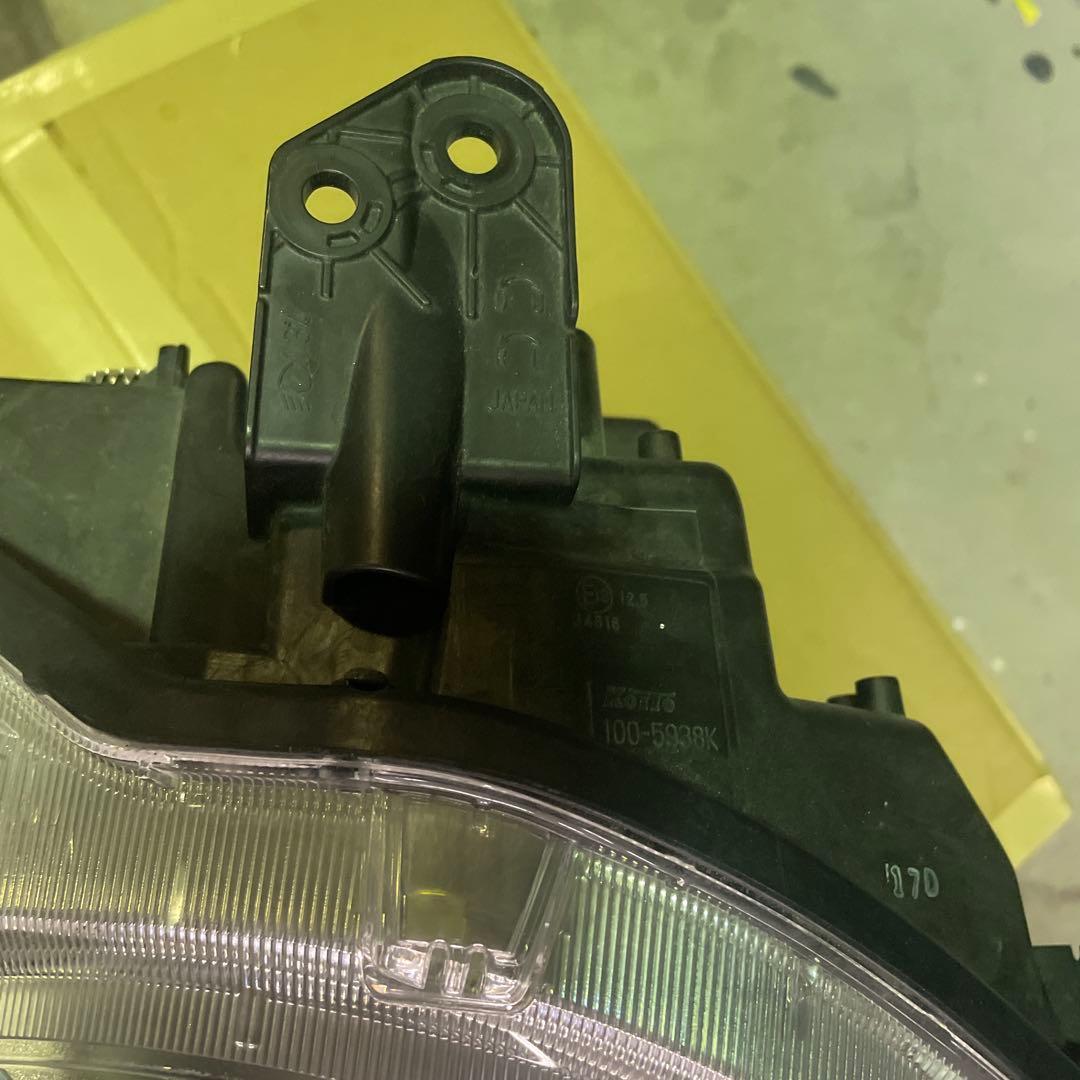 クロスビー　MN71S 右純正LEDヘッドライト　35120-76R61