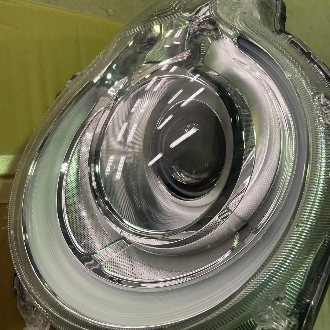 クロスビー　MN71S 右純正LEDヘッドライト　35120-76R61