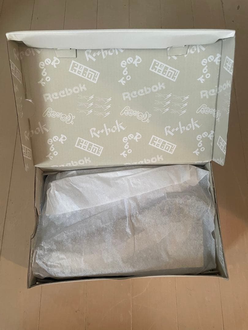 【SixTONES ×リーボック】22.5cm コラボスニーカー　オフホワイト